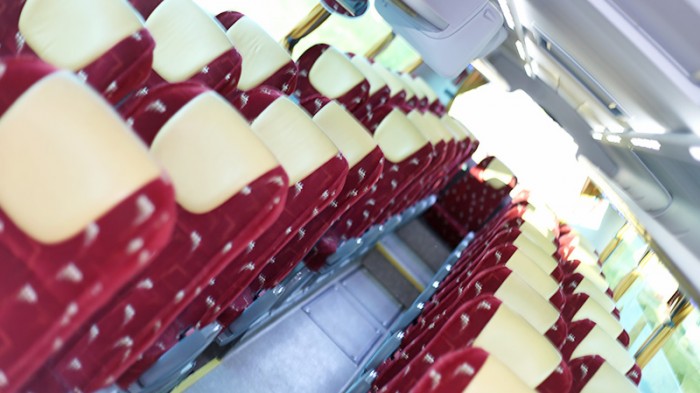 Transporte en autocar para jubilados y asociaciones de mayores en Sevilla: guía completa