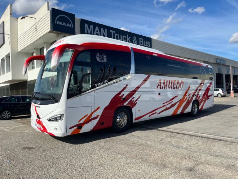 Escapadas de Fin de Semana desde Sevilla en Autocar: Los Mejores Destinos en Andalucía